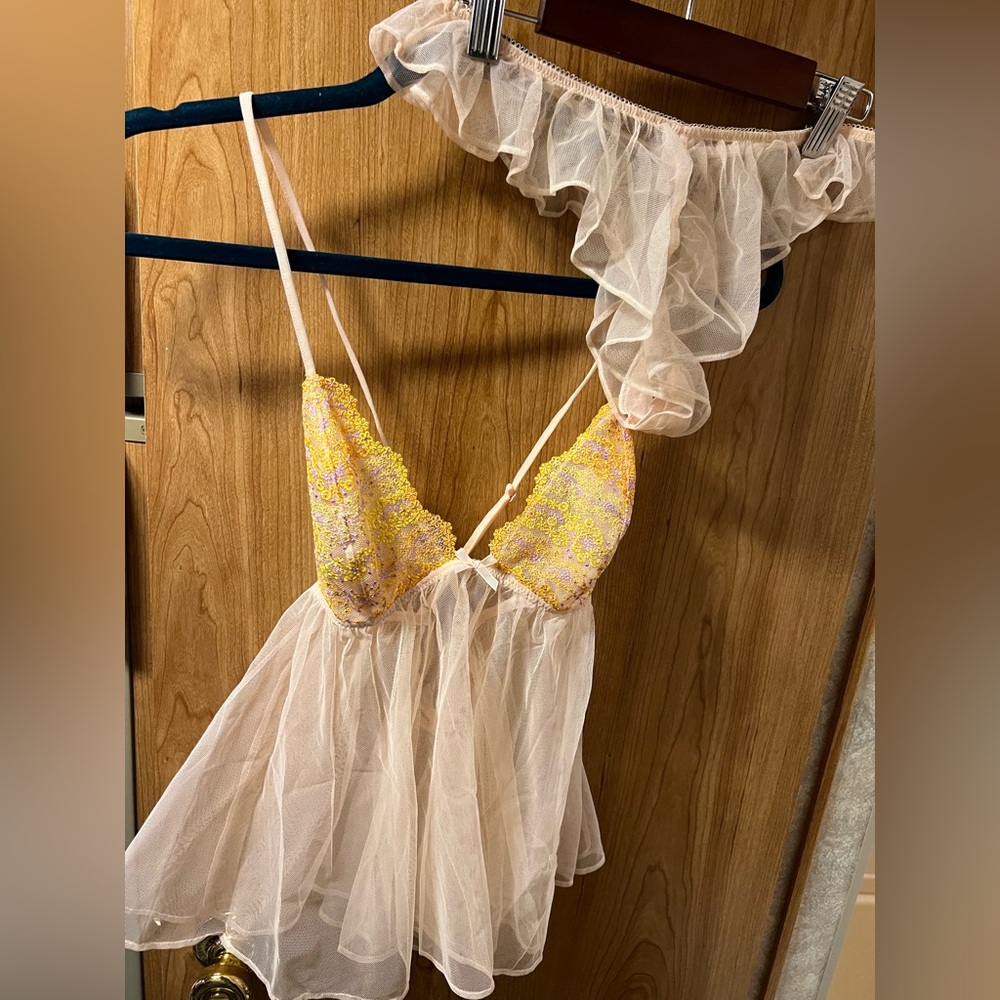 NWOT Victoria’s Secret Babydoll Pink Lingerie Set Size Medium 💝